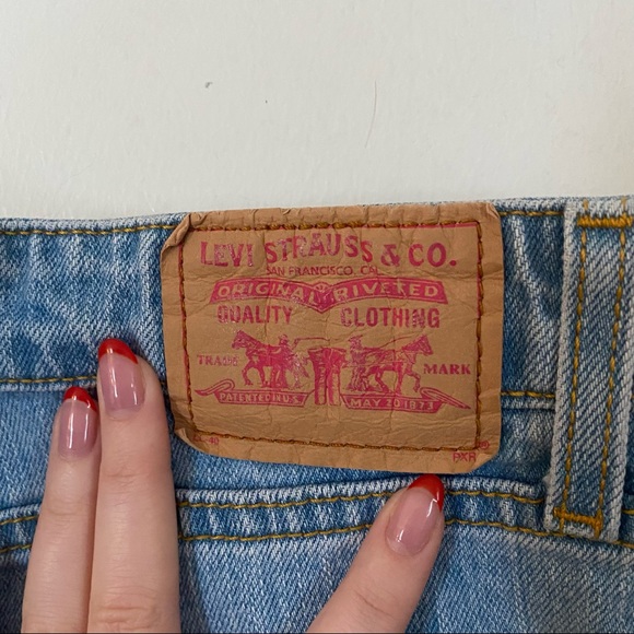 Vintage Levi’s Jeans - Picture 2 of 5